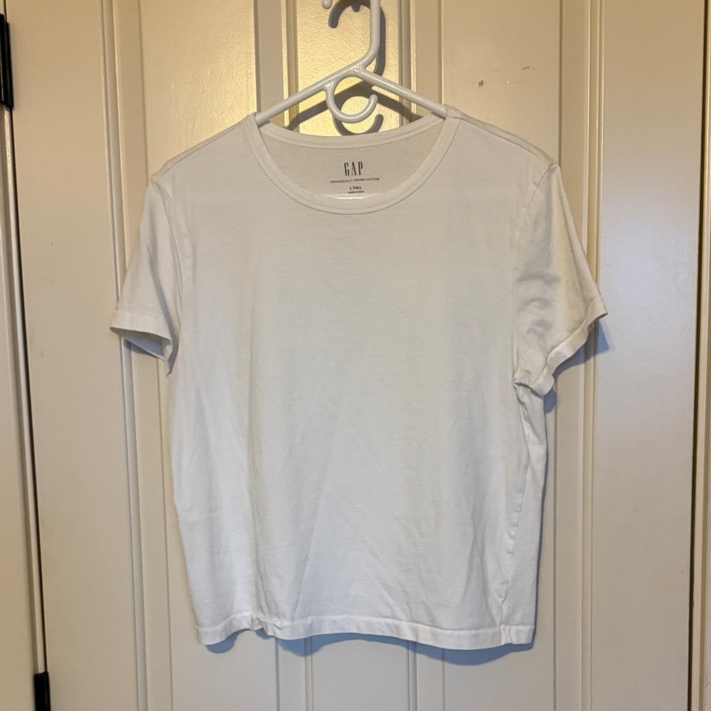 GAP White Crewneck Tee